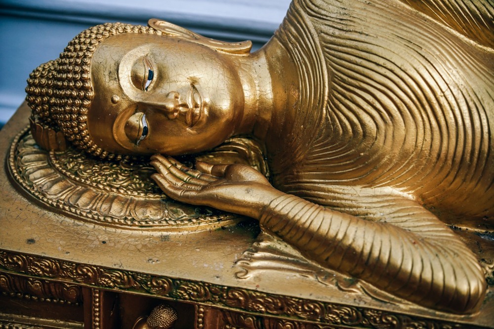 Gold Sleeping Buddha Statue