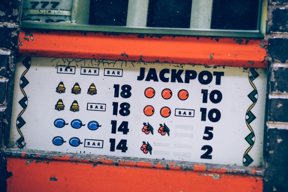 Jackpot Plate with Explained Possible Rewards