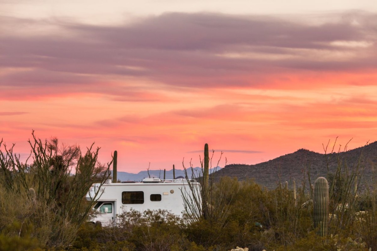 rv camping on sonoran desert campground KXDLCM