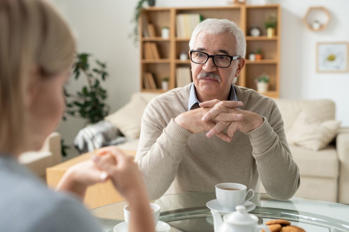 At What Age Do We Need Reading Glasses