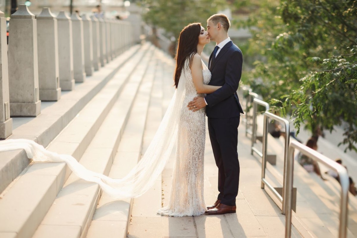 wedding in a city ABEWUX