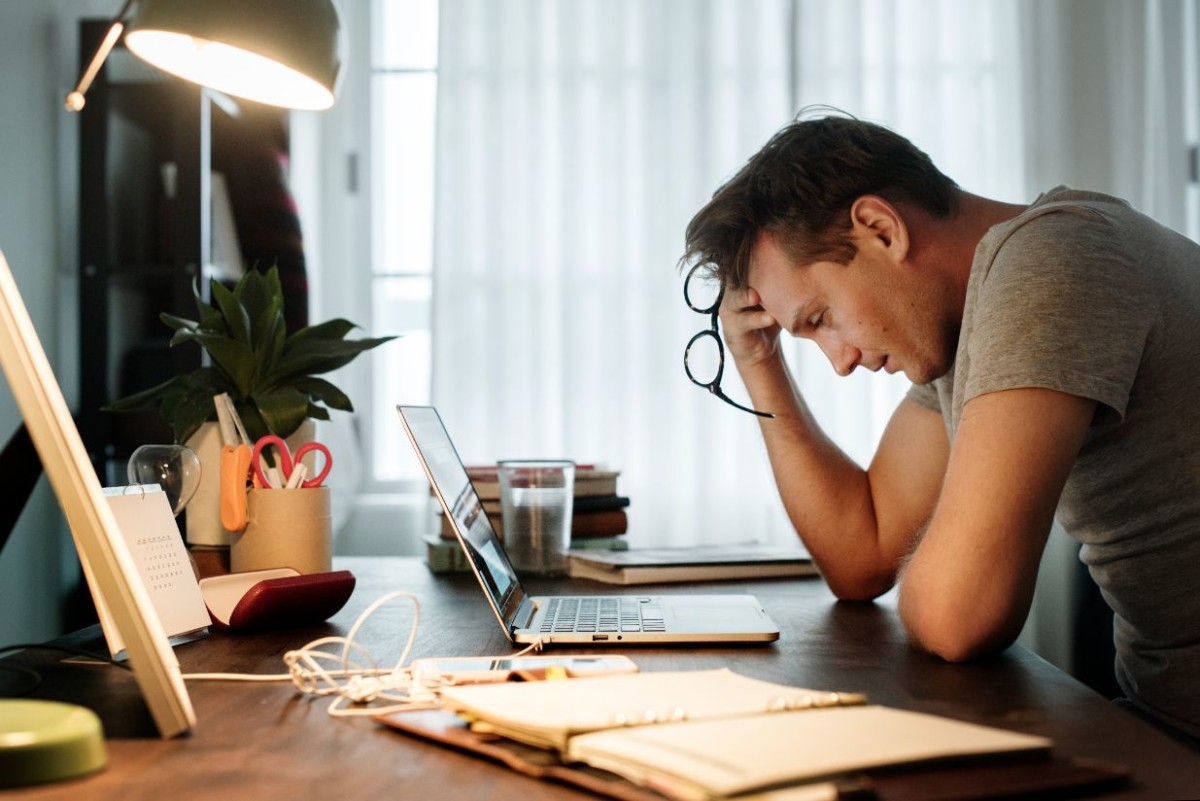 15 Signs you’re experiencing Too Much Stress at Work by Saivian