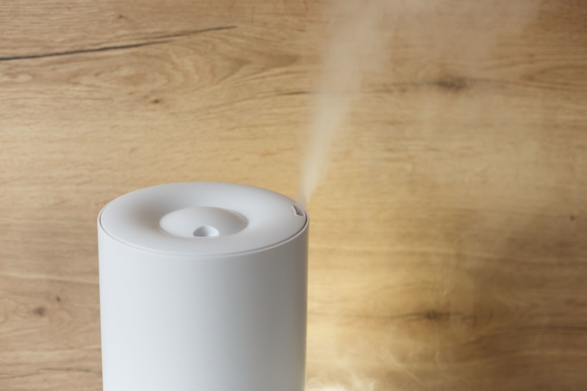 humidifier spreading steam into the living room WFDL