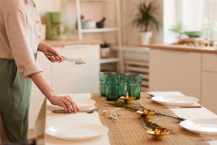 Tips for a Beautiful and Inviting Dinner Table For Your Spouse